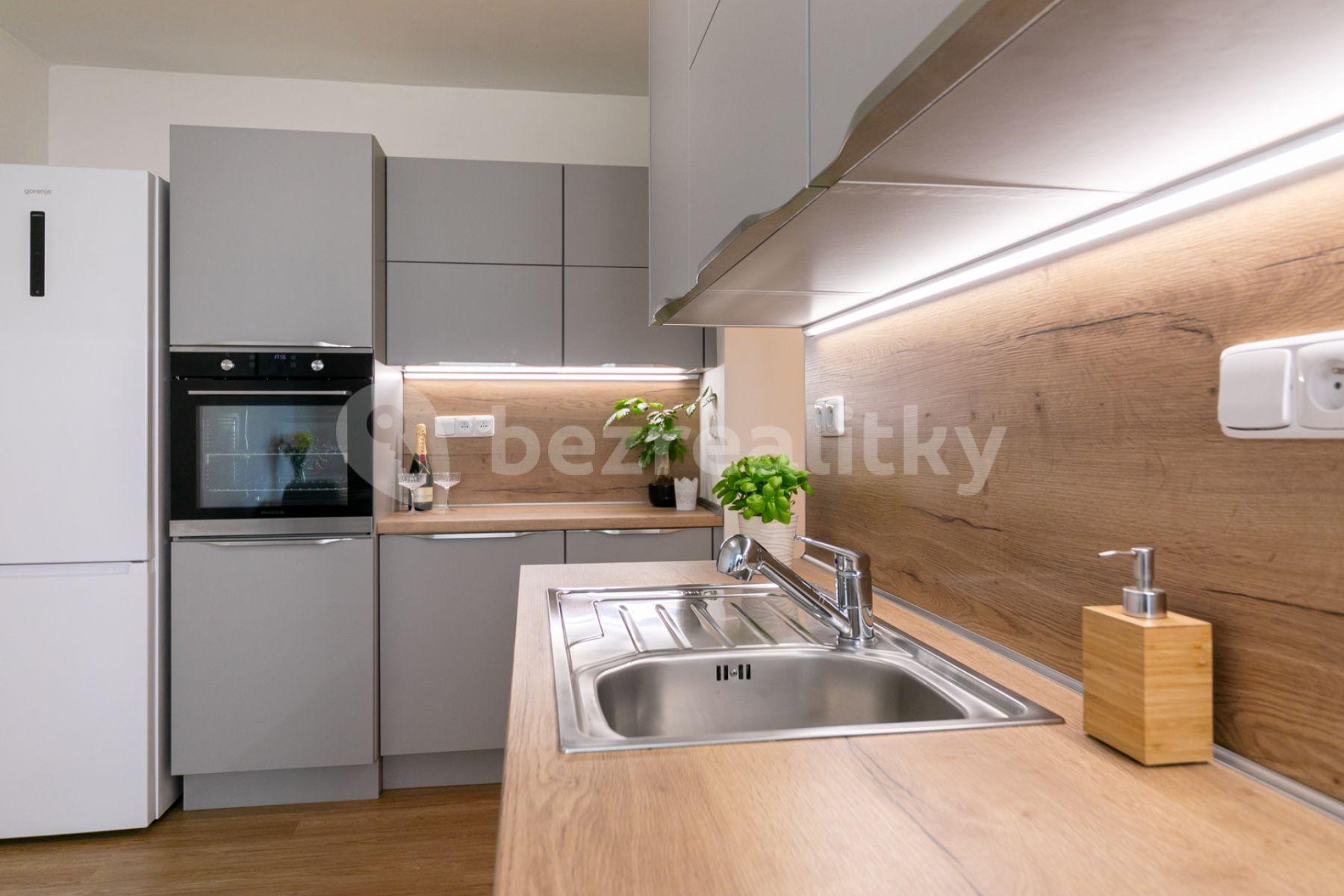 4 bedroom flat for sale, 74 m², Měchenická, Prague, Prague