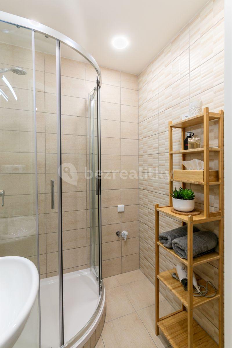 4 bedroom flat for sale, 74 m², Měchenická, Prague, Prague