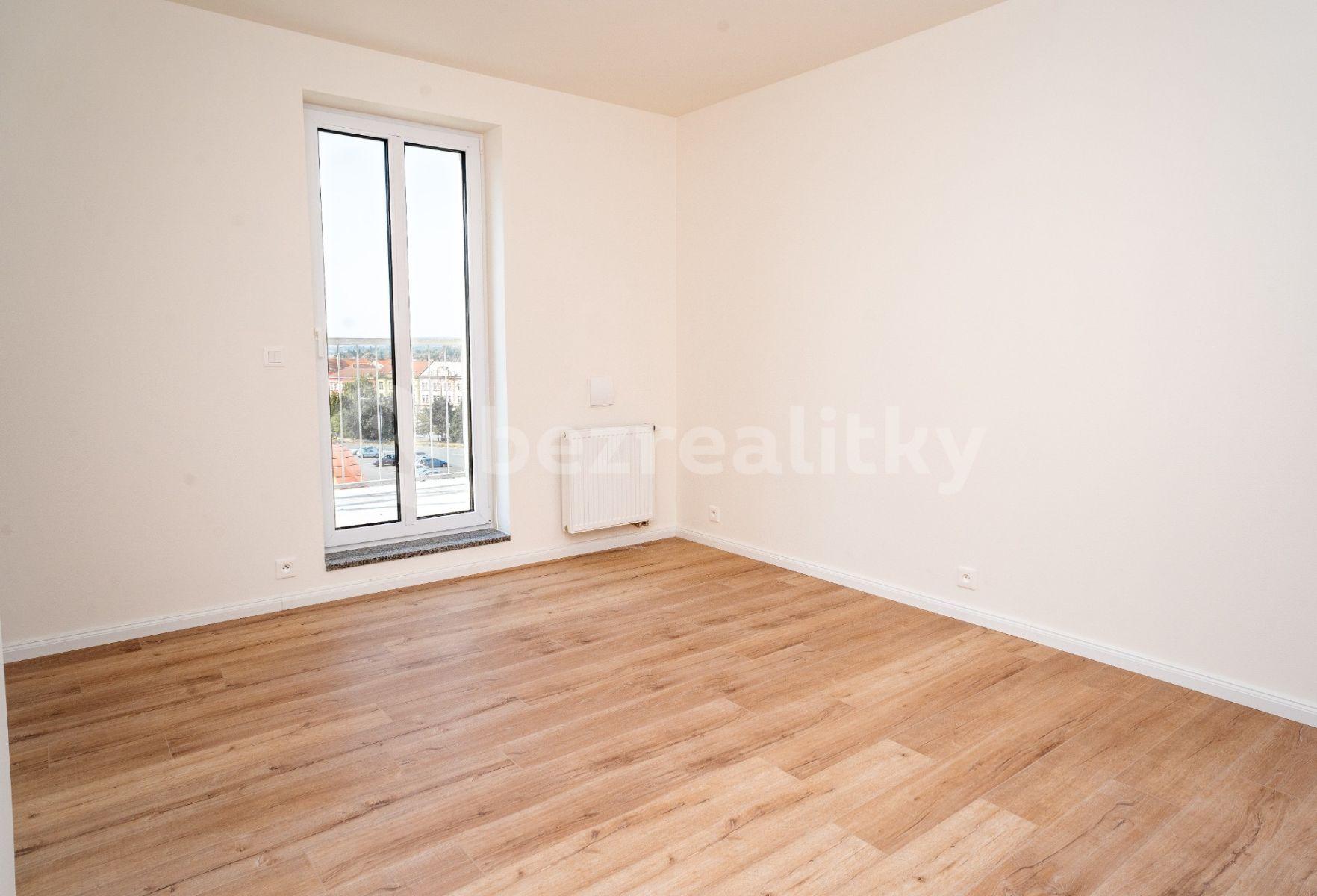 2 bedroom with open-plan kitchen flat to rent, 68 m², Kotkova, Plzeň, Plzeňský Region