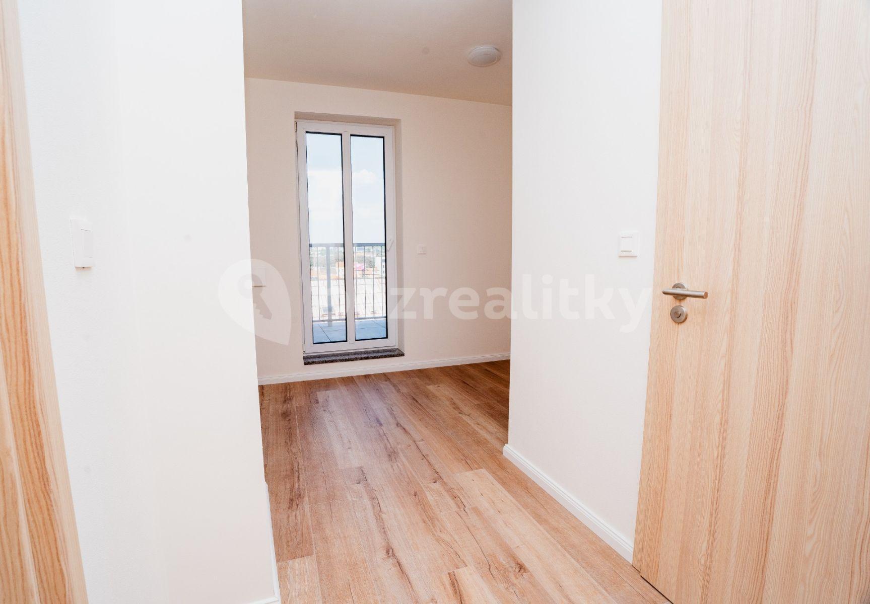 2 bedroom with open-plan kitchen flat to rent, 68 m², Kotkova, Plzeň, Plzeňský Region