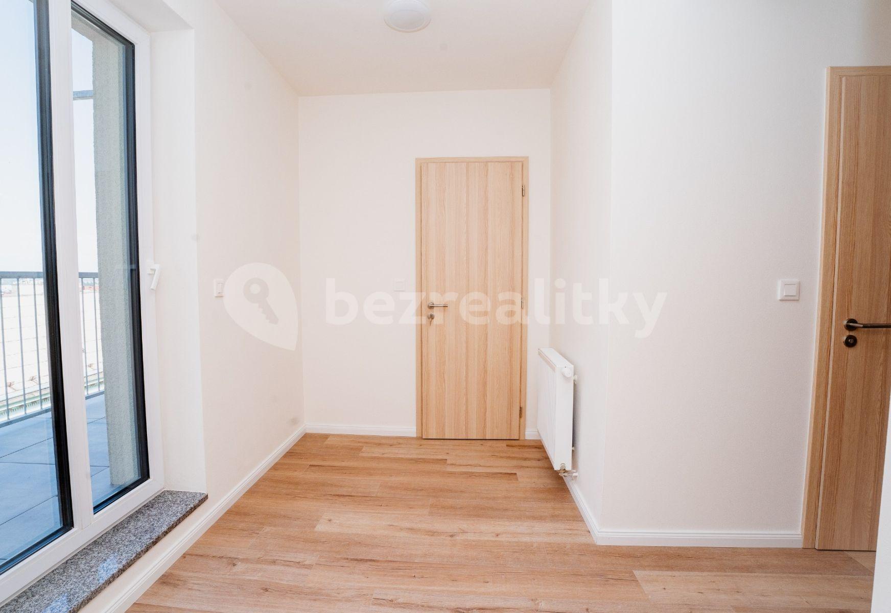 2 bedroom with open-plan kitchen flat to rent, 68 m², Kotkova, Plzeň, Plzeňský Region