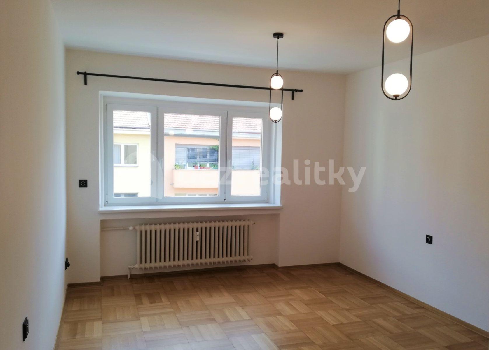 1 bedroom with open-plan kitchen flat to rent, 52 m², Mášova, Brno, Jihomoravský Region