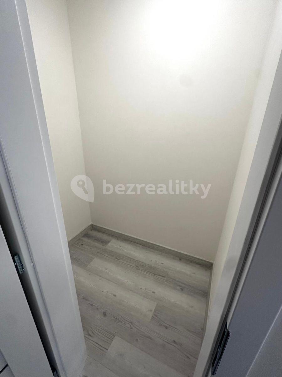 Studio flat for sale, 29 m², Klapálkova, Prague, Prague