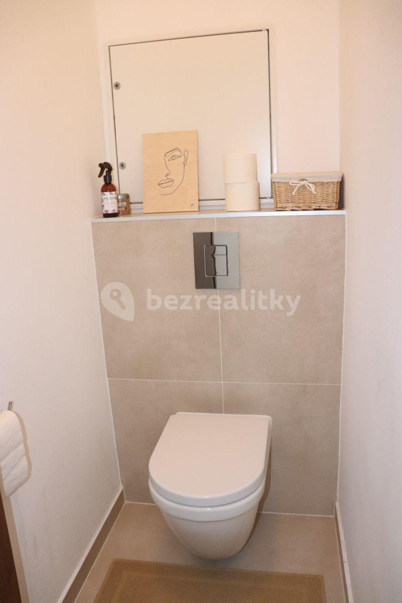 3 bedroom flat for sale, 69 m², Nejedlého, Dúbravka, Bratislavský Region