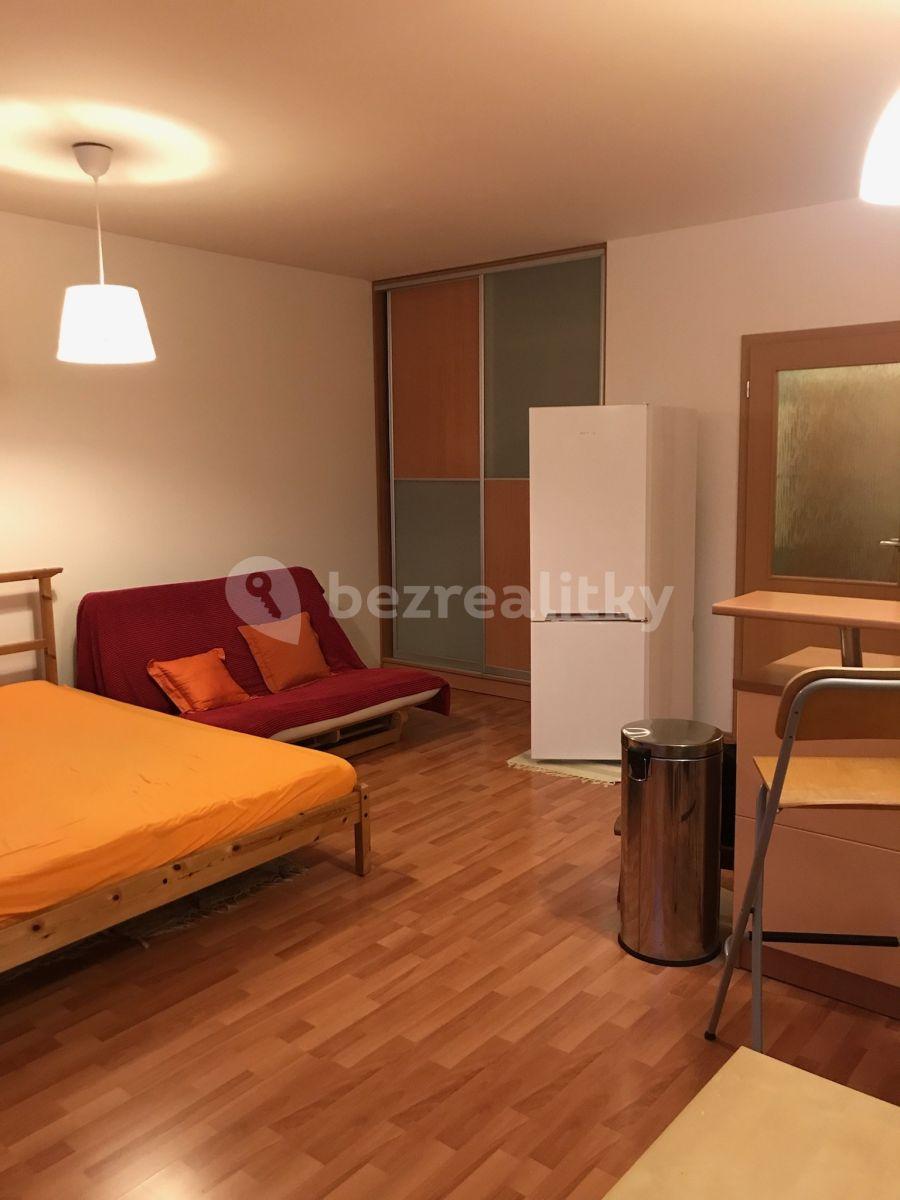 Studio flat to rent, 38 m², Mikulova, Prague, Prague