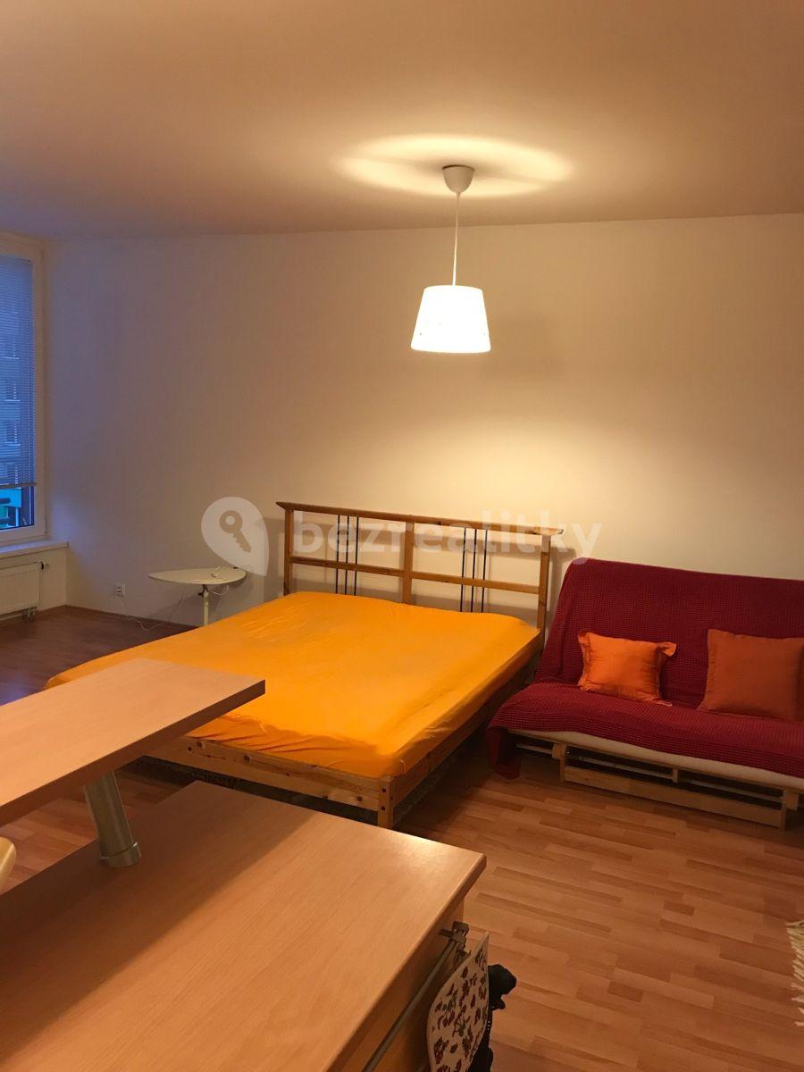 Studio flat to rent, 38 m², Mikulova, Prague, Prague