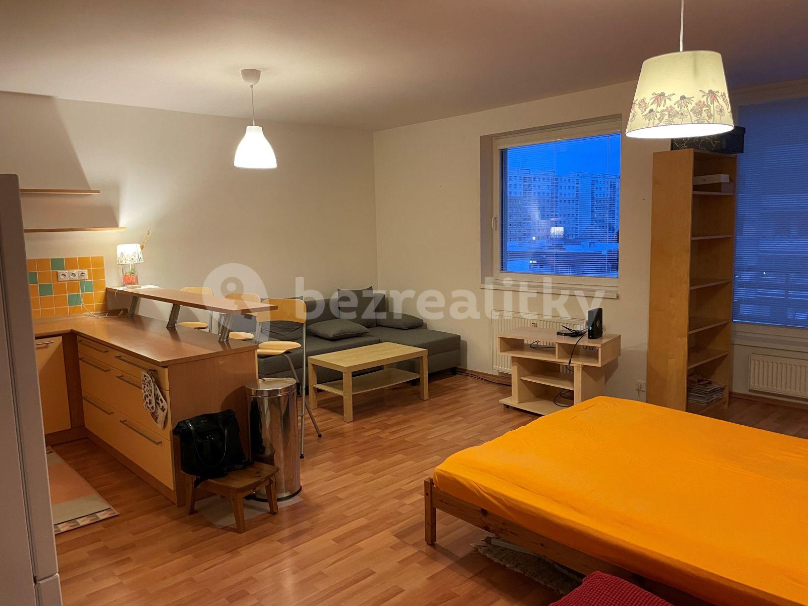 Studio flat to rent, 38 m², Mikulova, Prague, Prague