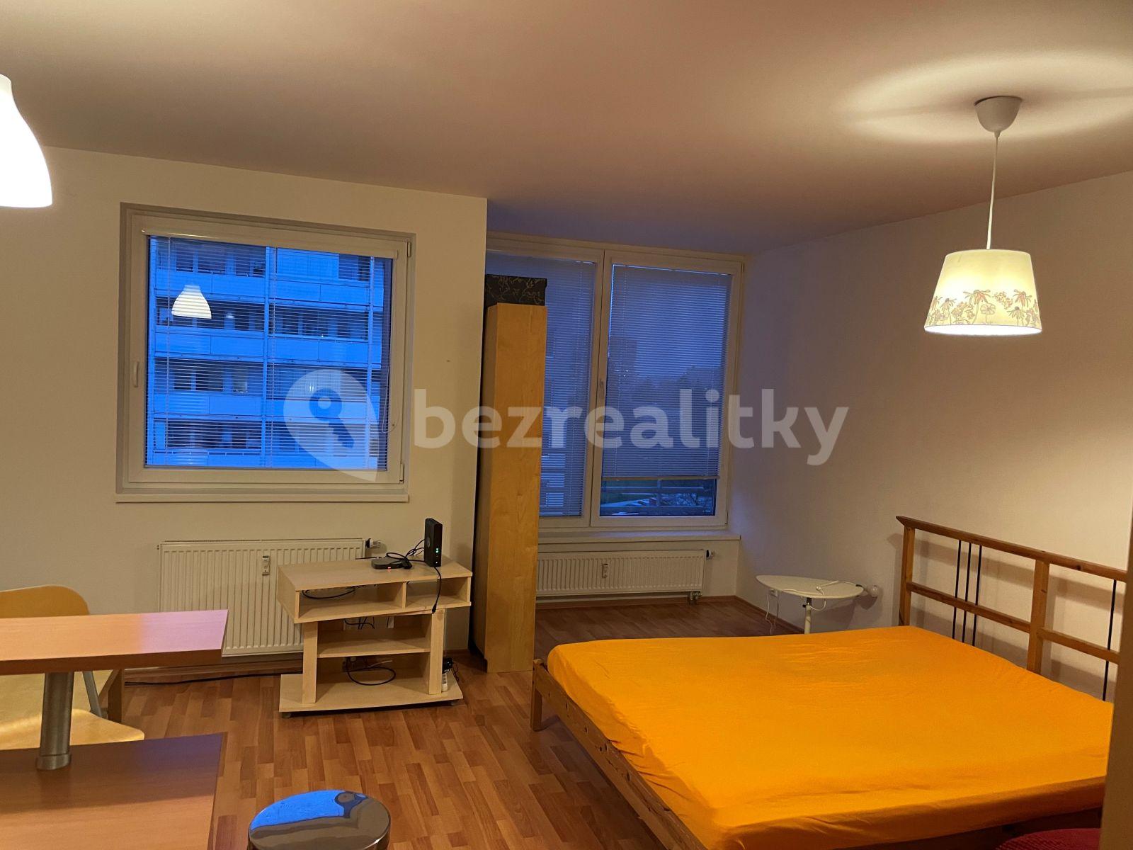 Studio flat to rent, 38 m², Mikulova, Prague, Prague