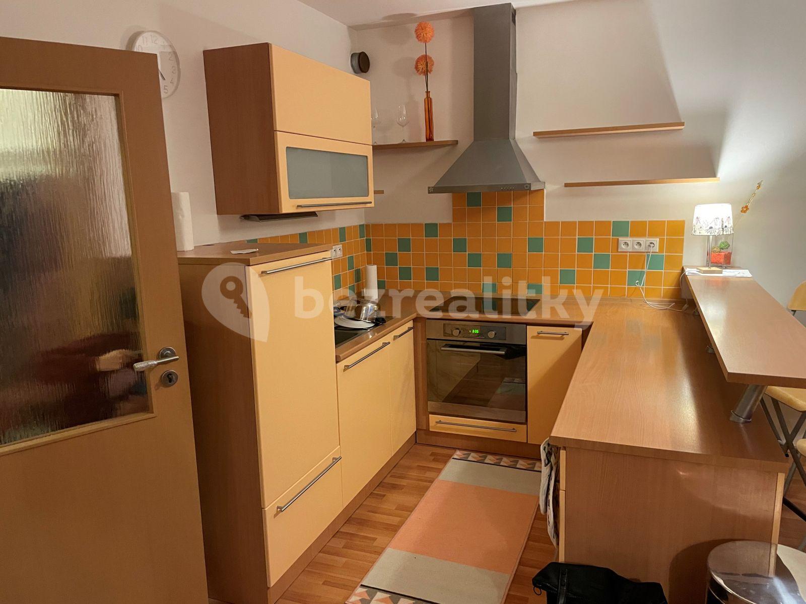 Studio flat to rent, 38 m², Mikulova, Prague, Prague