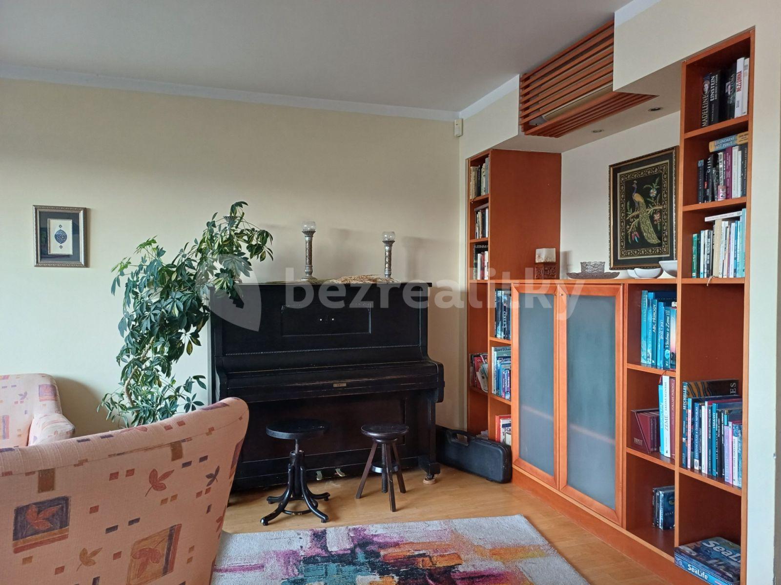 3 bedroom with open-plan kitchen flat for sale, 130 m², Irská, Prague, Prague