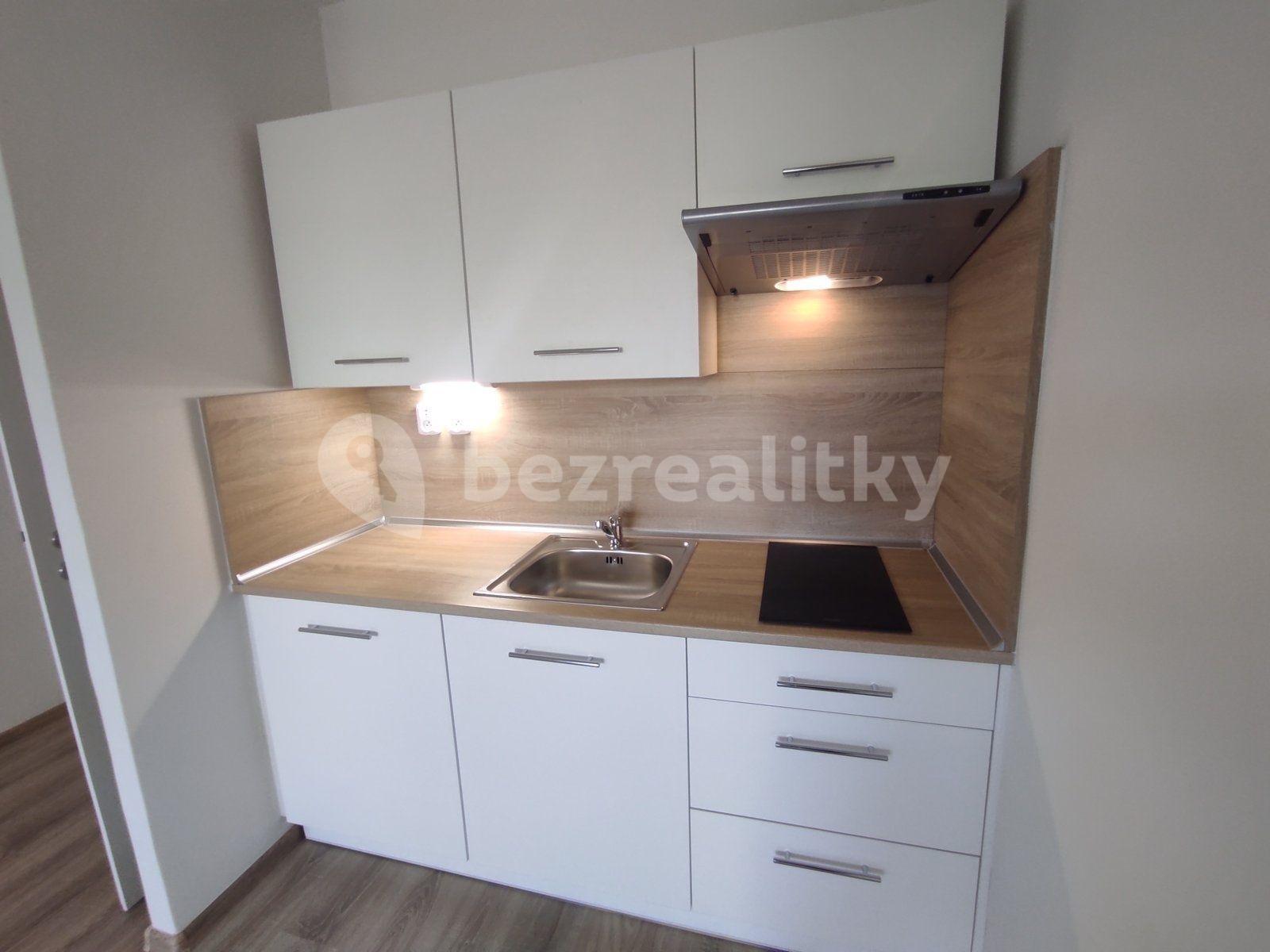 Studio flat to rent, 28 m², Masarykova třída, Orlová, Moravskoslezský Region