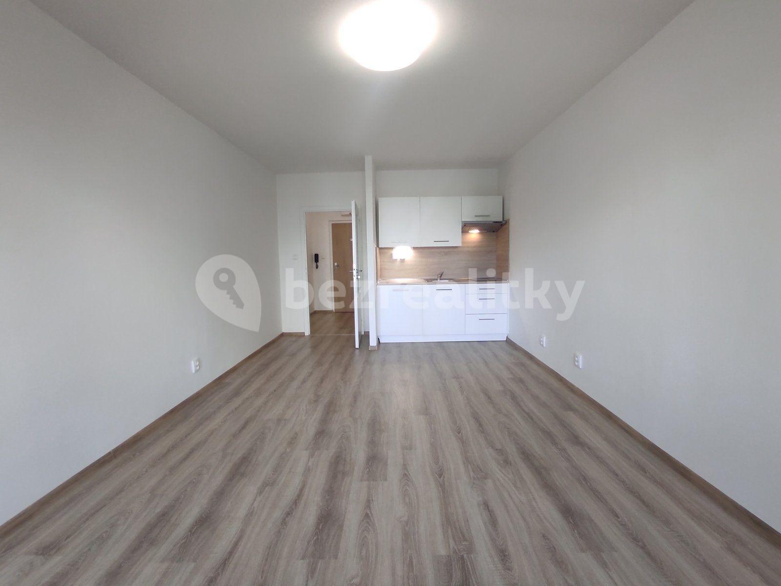 Studio flat to rent, 28 m², Masarykova třída, Orlová, Moravskoslezský Region