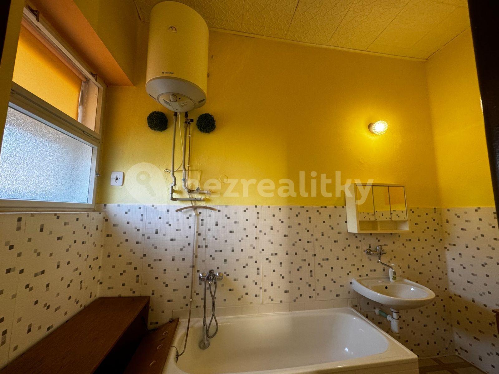 2 bedroom flat to rent, 60 m², Nádražní, Žamberk, Pardubický Region