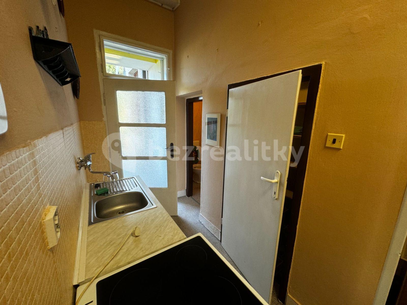 2 bedroom flat to rent, 60 m², Nádražní, Žamberk, Pardubický Region