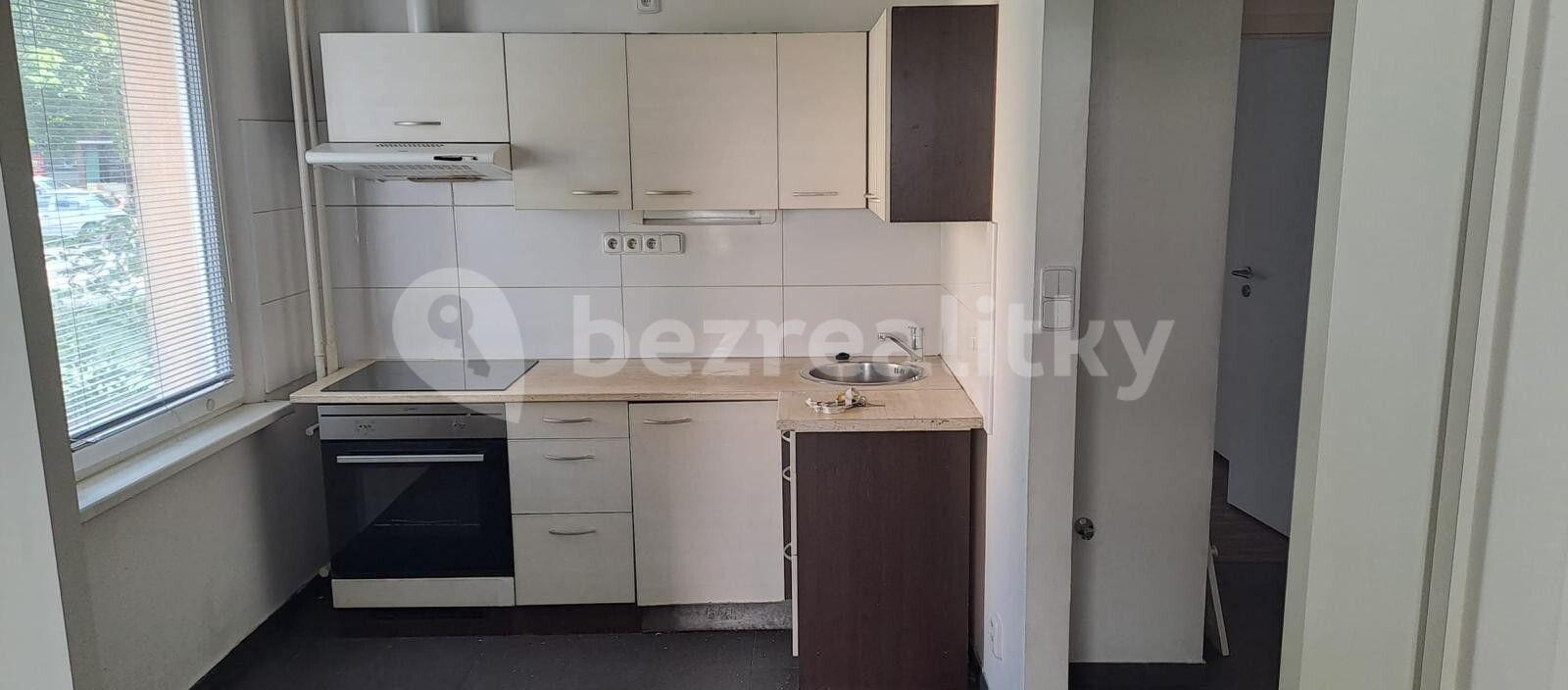 3 bedroom flat for sale, 60 m², Harrachovská, Prague, Prague