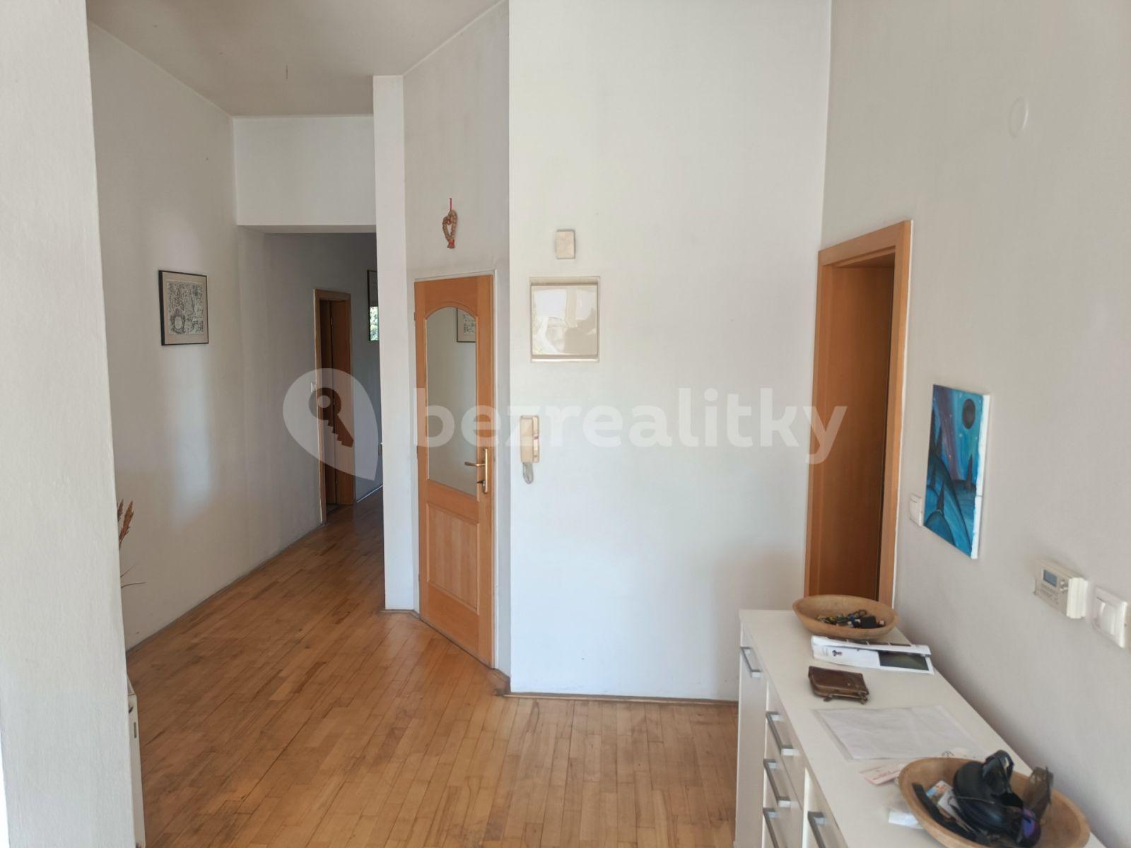 3 bedroom with open-plan kitchen flat to rent, 145 m², Obřanská, Brno, Jihomoravský Region