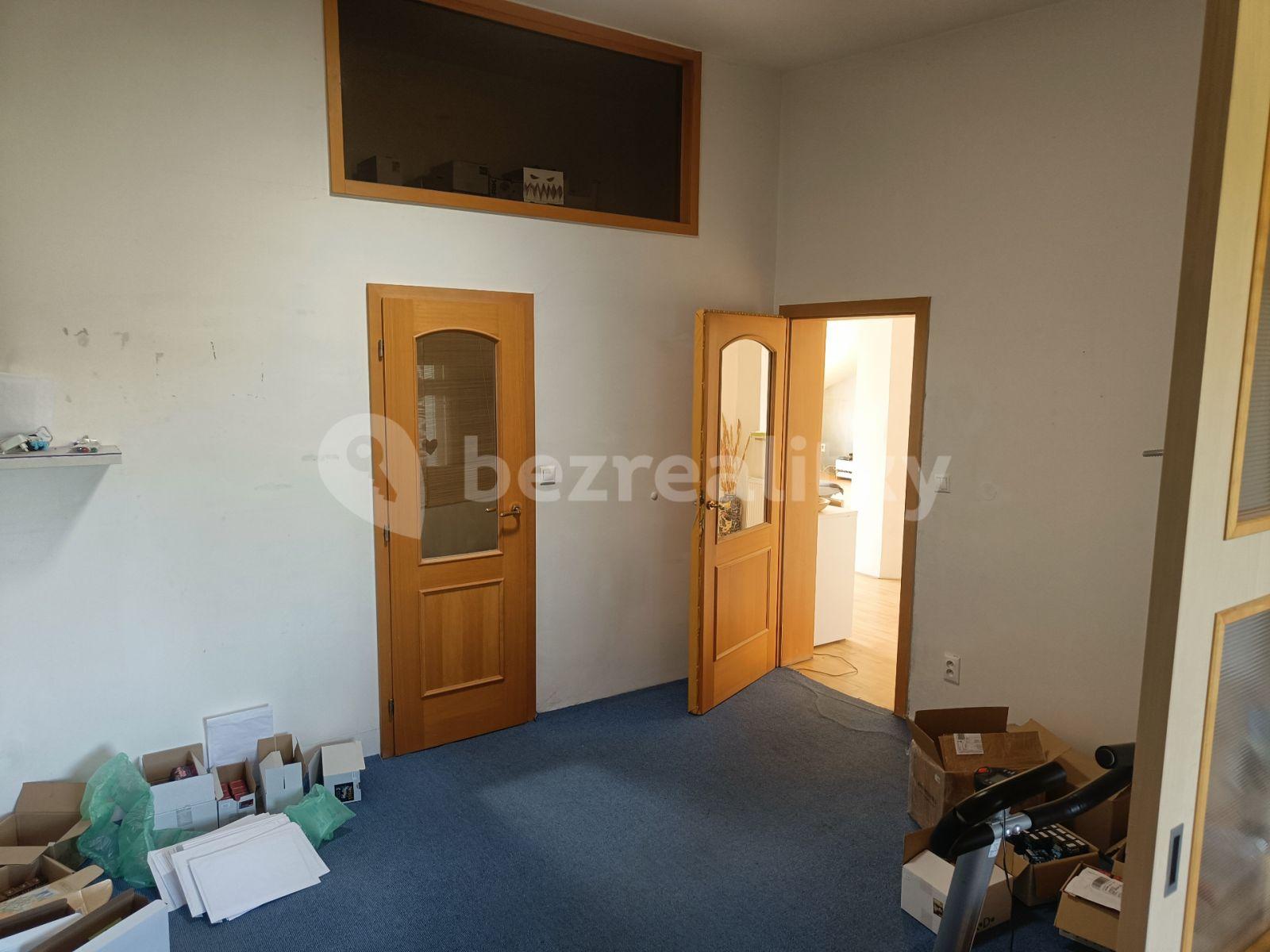 3 bedroom with open-plan kitchen flat to rent, 145 m², Obřanská, Brno, Jihomoravský Region