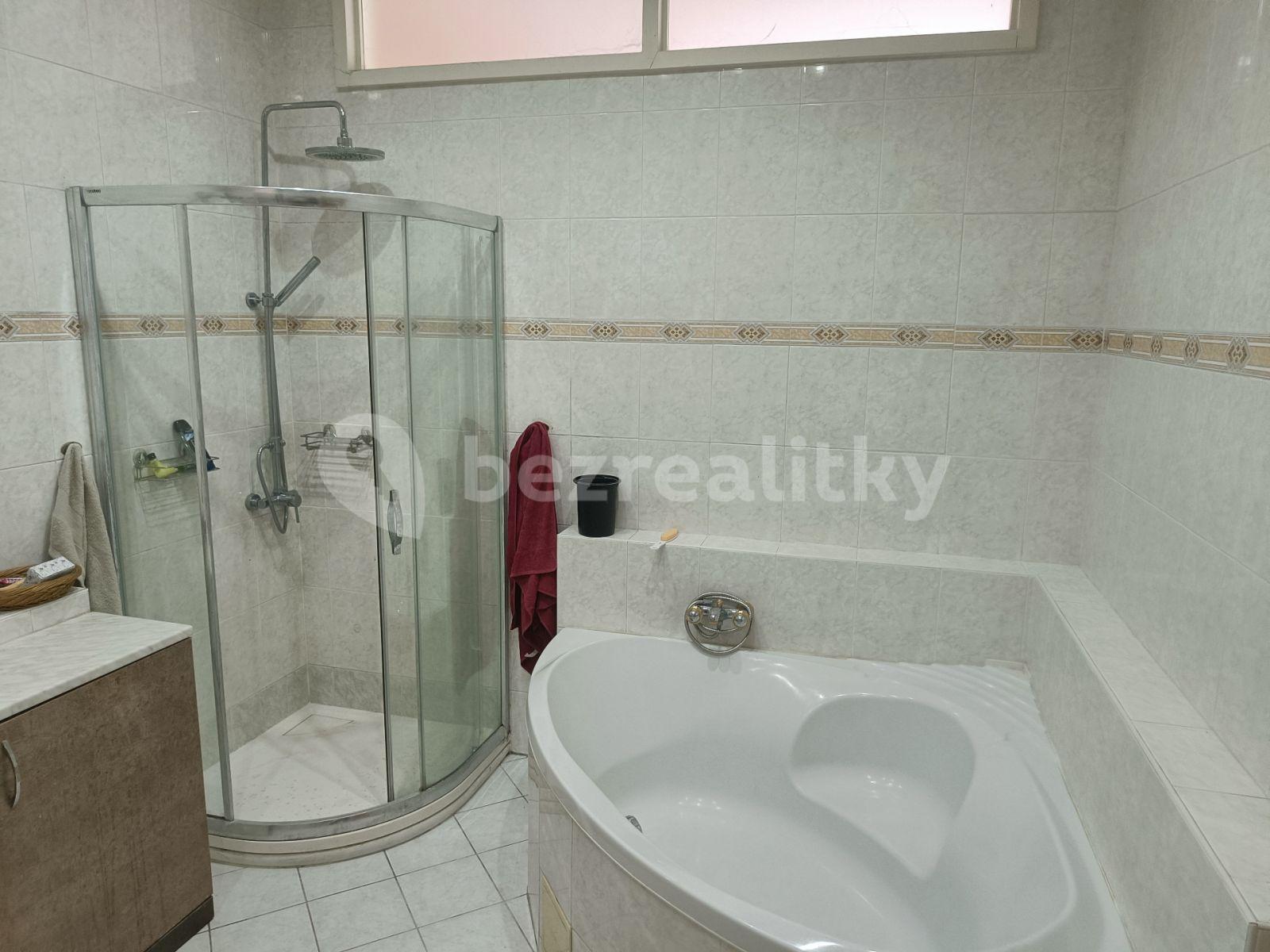 3 bedroom with open-plan kitchen flat to rent, 145 m², Obřanská, Brno, Jihomoravský Region