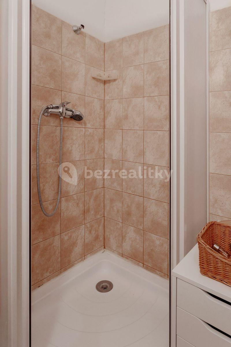 Studio flat to rent, 28 m², Kozácká, Prague, Prague