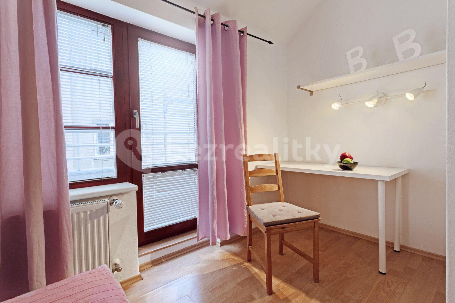 Studio flat to rent, 28 m², Kozácká, Prague, Prague