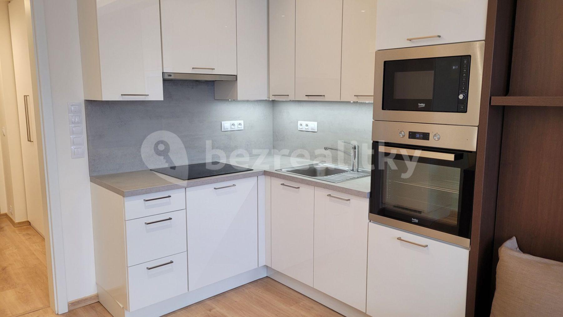 Studio flat to rent, 29 m², Mukařovského, Prague, Prague