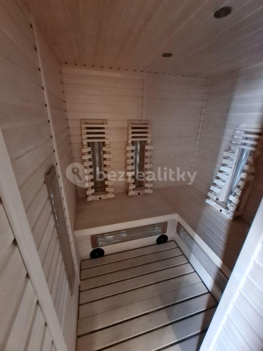 Studio flat to rent, 29 m², Mukařovského, Prague, Prague