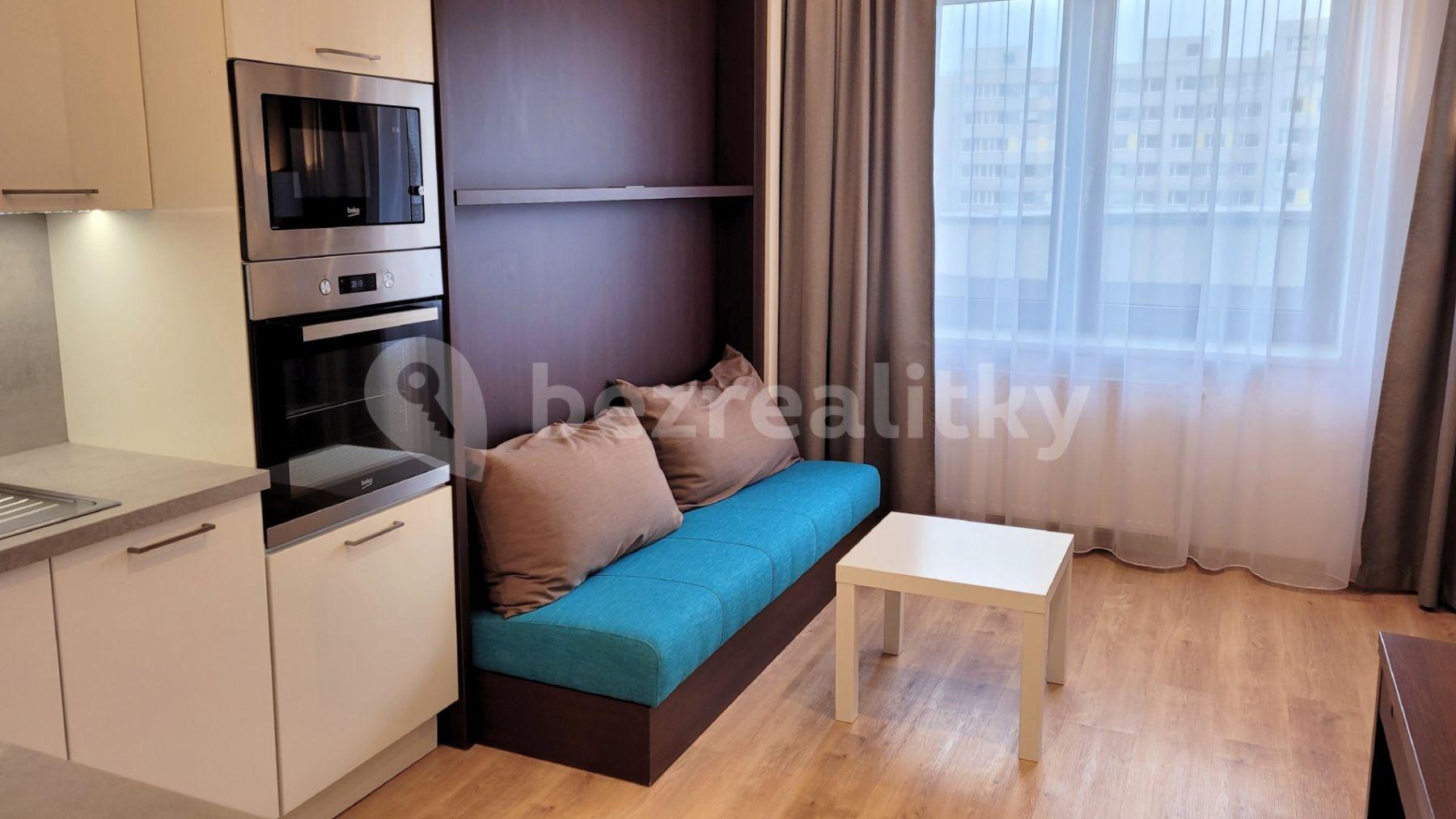 Studio flat to rent, 29 m², Mukařovského, Prague, Prague