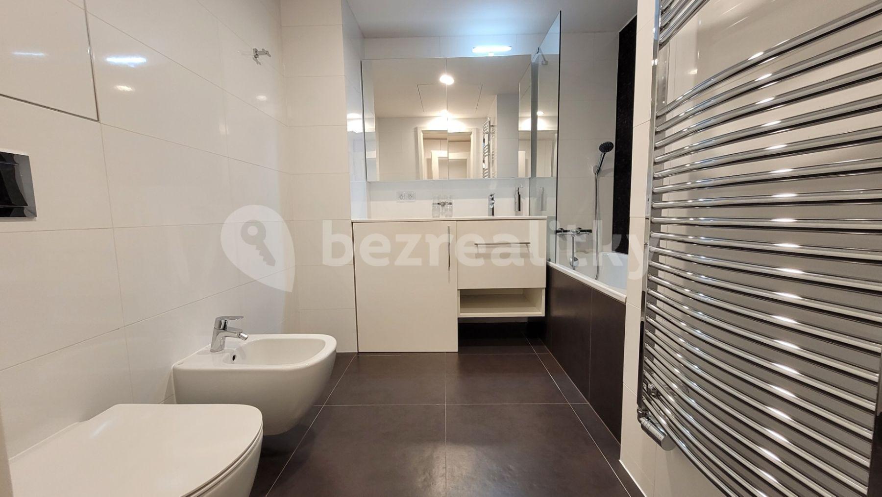 Studio flat to rent, 29 m², Mukařovského, Prague, Prague