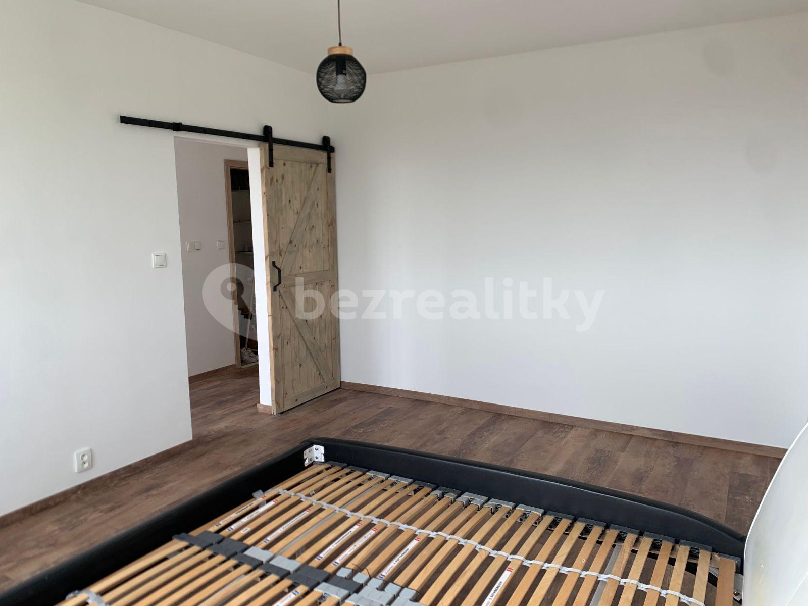 1 bedroom with open-plan kitchen flat to rent, 35 m², U Zámeckého parku, Litvínov, Ústecký Region