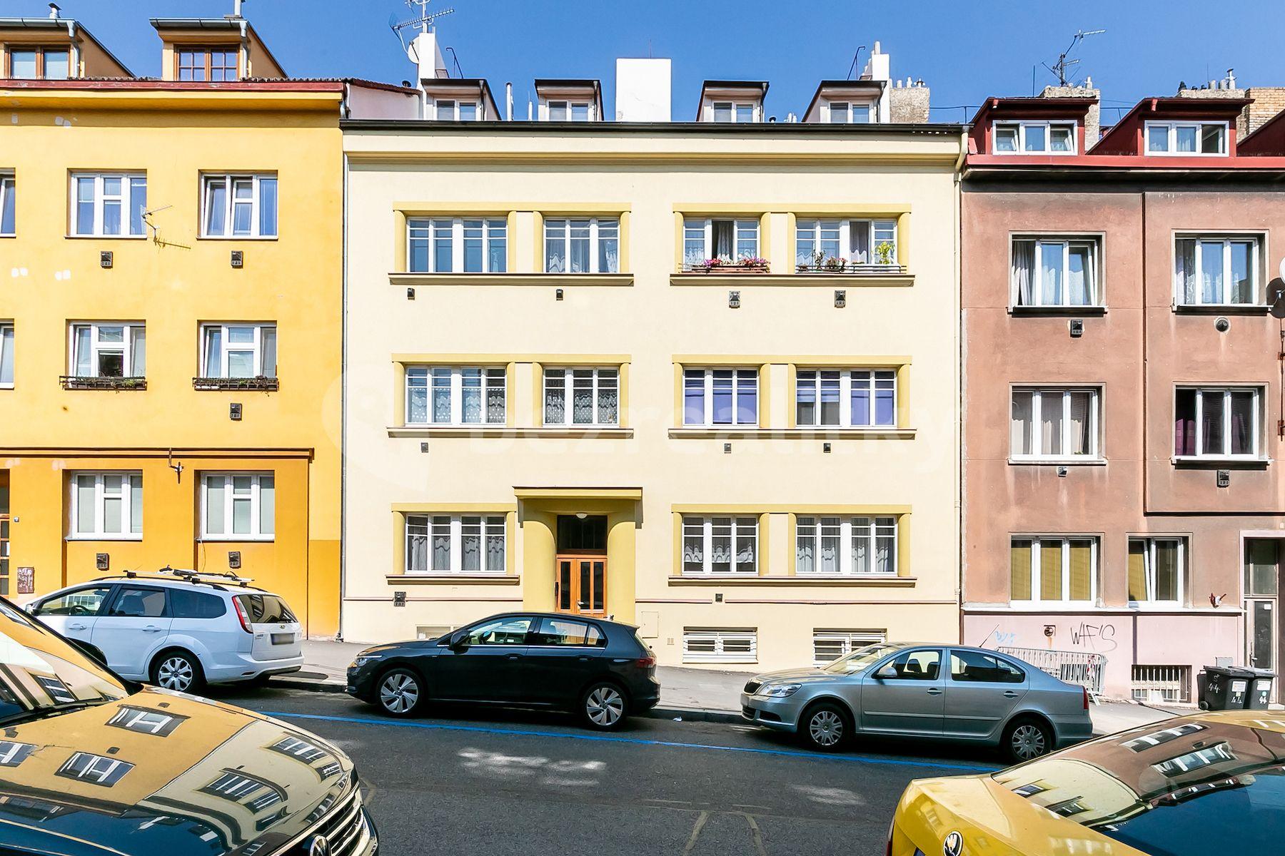 Studio flat for sale, 26 m², Šlikova, Prague, Prague