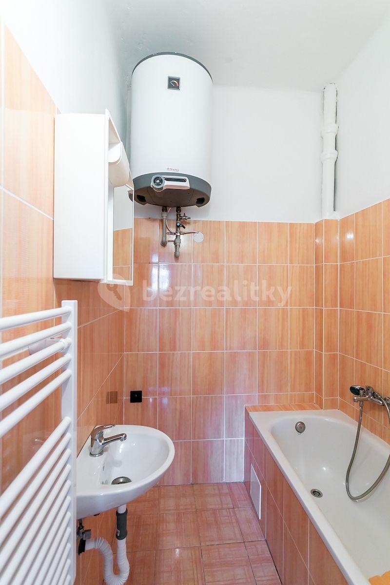 Studio flat for sale, 26 m², Šlikova, Prague, Prague