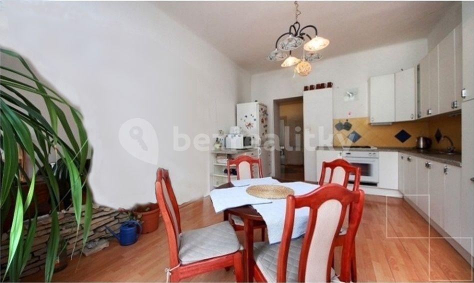 3 bedroom flat to rent, 18 m², Lesnická, Prague, Prague