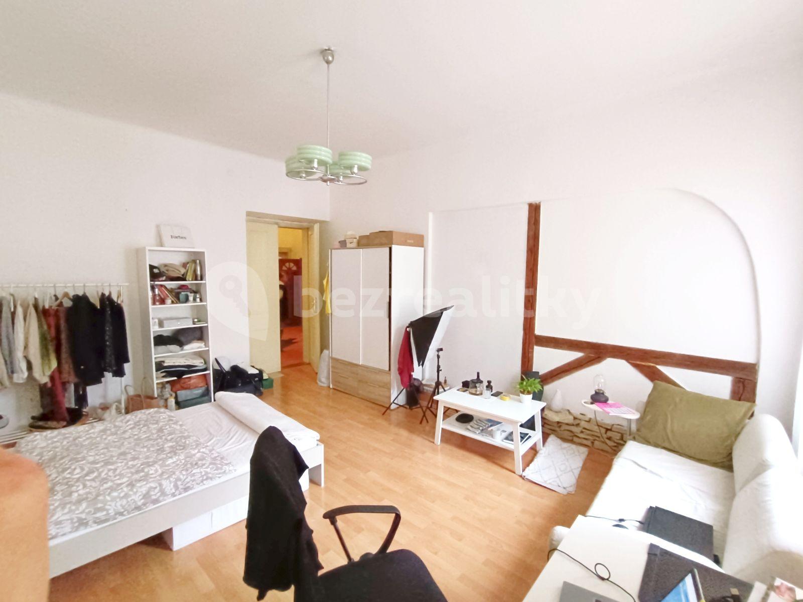 3 bedroom flat to rent, 18 m², Lesnická, Prague, Prague