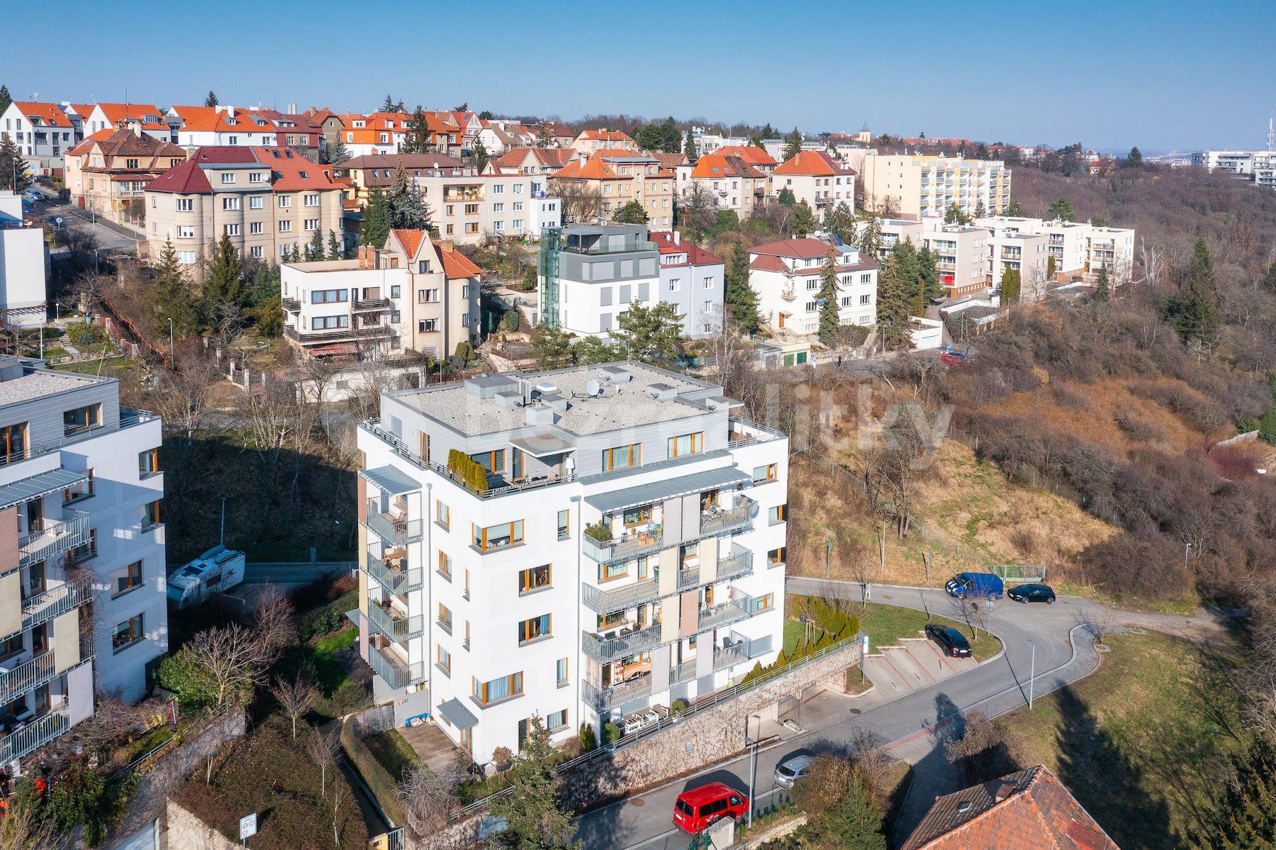 3 bedroom with open-plan kitchen flat for sale, 171 m², Na Vysoké I, Prague, Prague