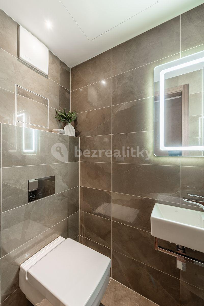 3 bedroom with open-plan kitchen flat for sale, 171 m², Na Vysoké I, Prague, Prague