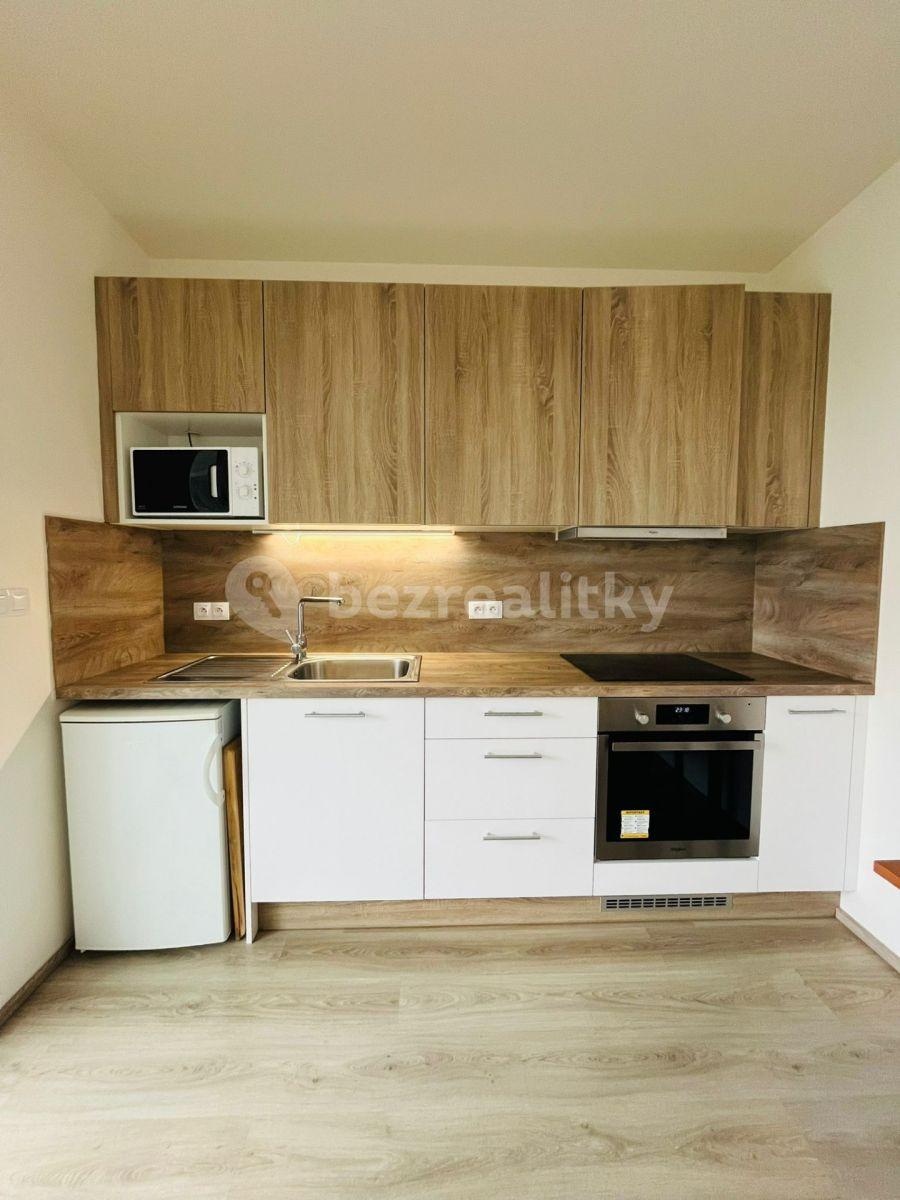 Studio flat to rent, 35 m², Sazovická, Prague, Prague