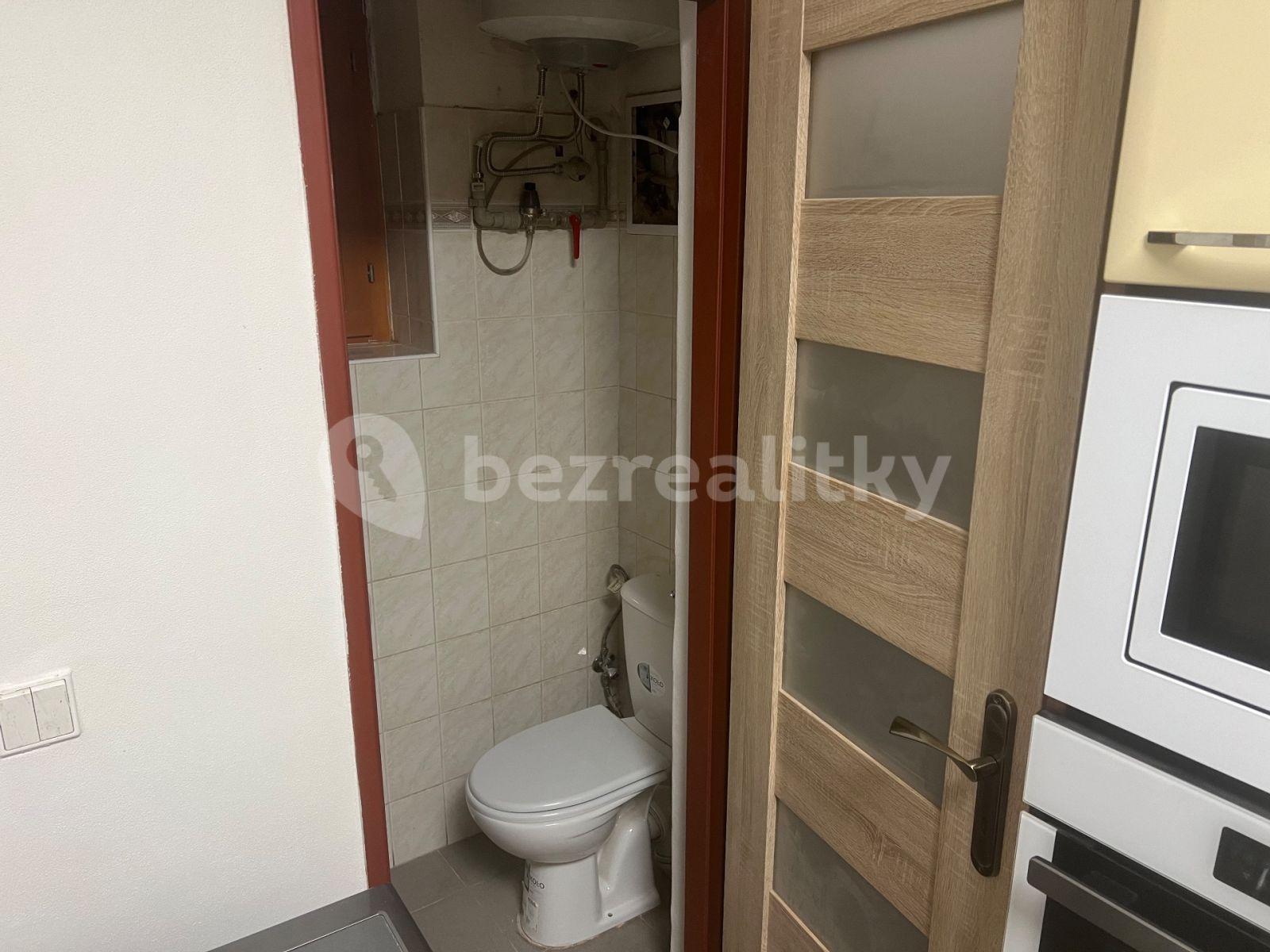 2 bedroom flat for sale, 42 m², Jaromírova, Prague, Prague