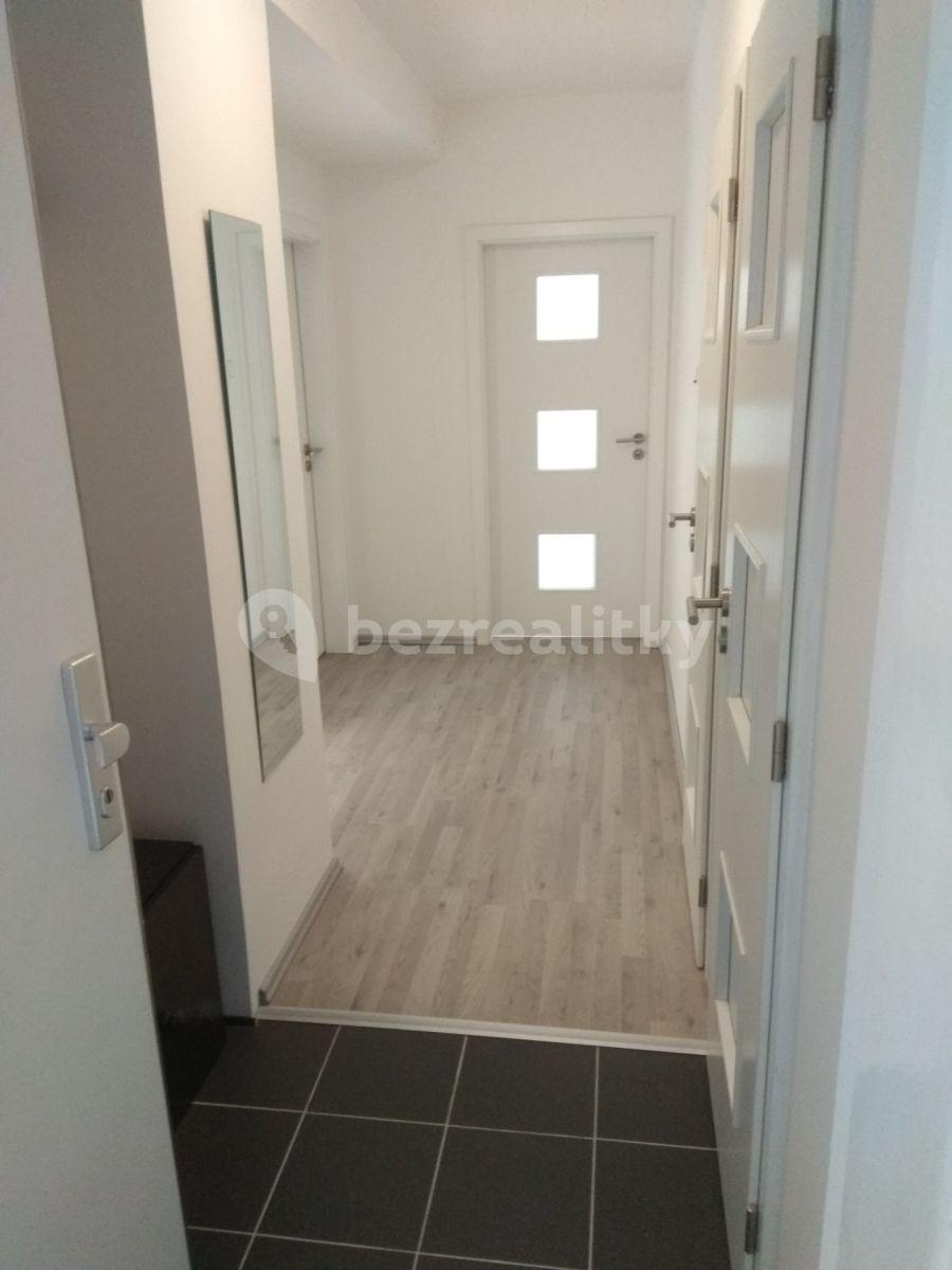 2 bedroom with open-plan kitchen flat to rent, 115 m², Nad Cementárnou, Prague, Prague