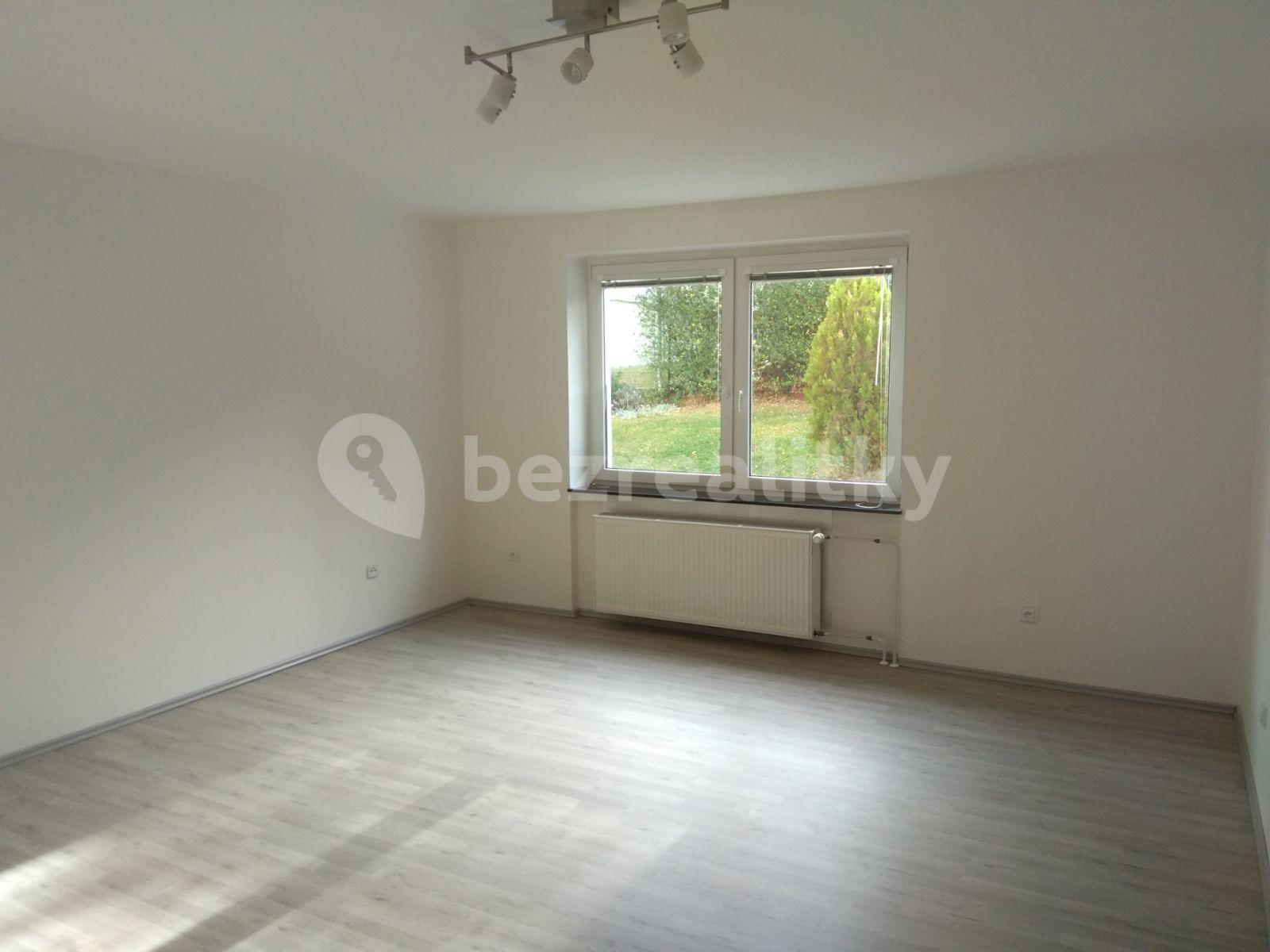 2 bedroom with open-plan kitchen flat to rent, 115 m², Nad Cementárnou, Prague, Prague