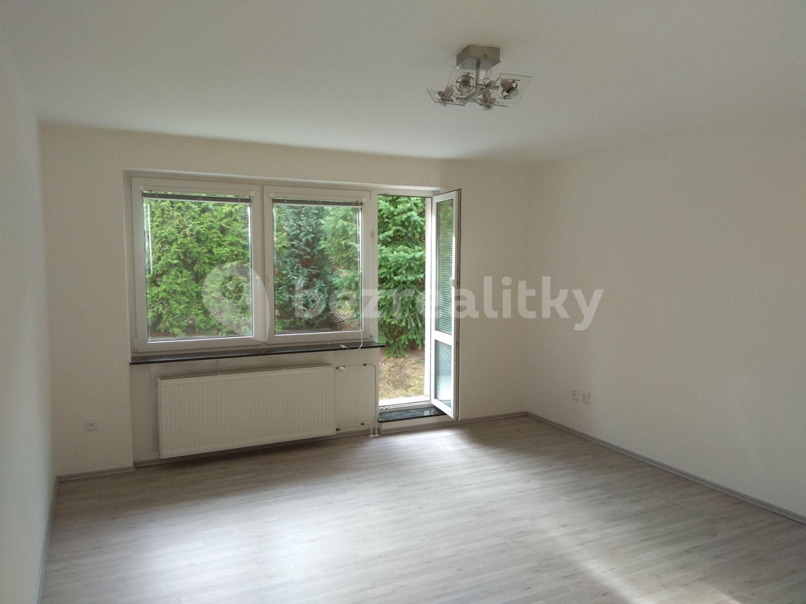 2 bedroom with open-plan kitchen flat to rent, 115 m², Nad Cementárnou, Prague, Prague