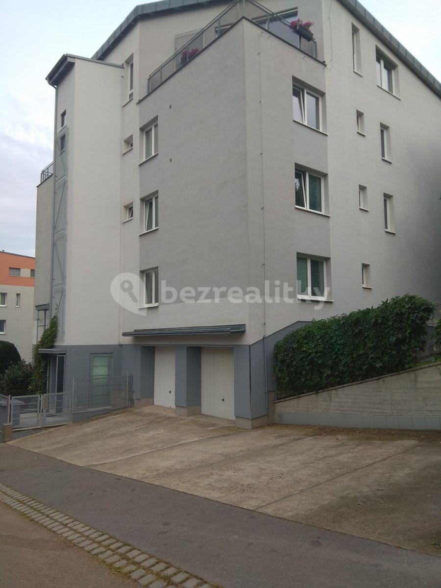 2 bedroom with open-plan kitchen flat to rent, 115 m², Nad Cementárnou, Prague, Prague