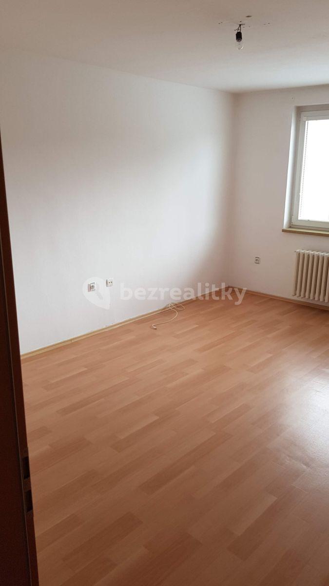 3 bedroom flat to rent, 72 m², Boháčova, Pardubice, Pardubický Region