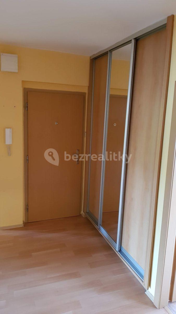 3 bedroom flat to rent, 72 m², Boháčova, Pardubice, Pardubický Region