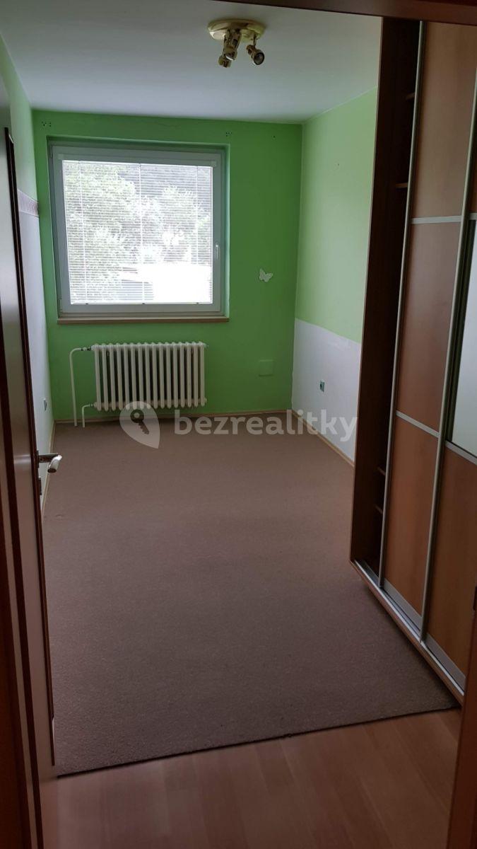 3 bedroom flat to rent, 72 m², Boháčova, Pardubice, Pardubický Region