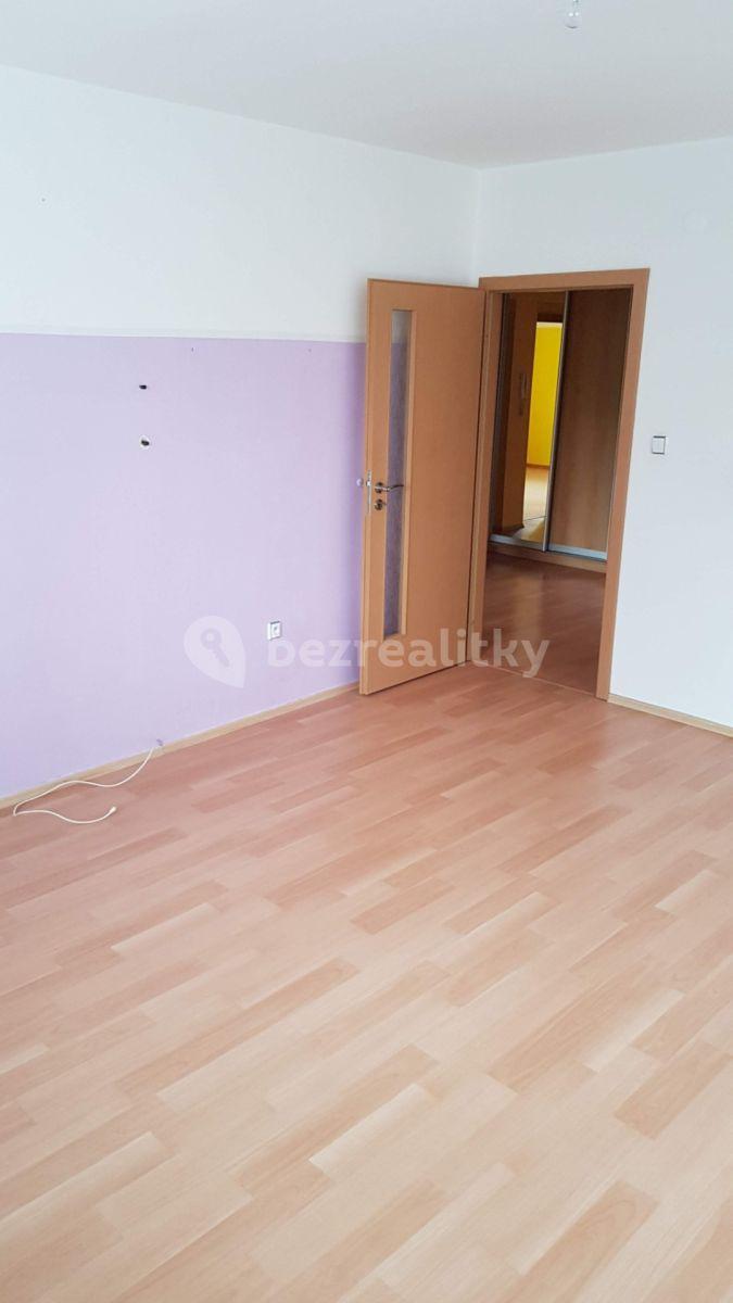 3 bedroom flat to rent, 72 m², Boháčova, Pardubice, Pardubický Region