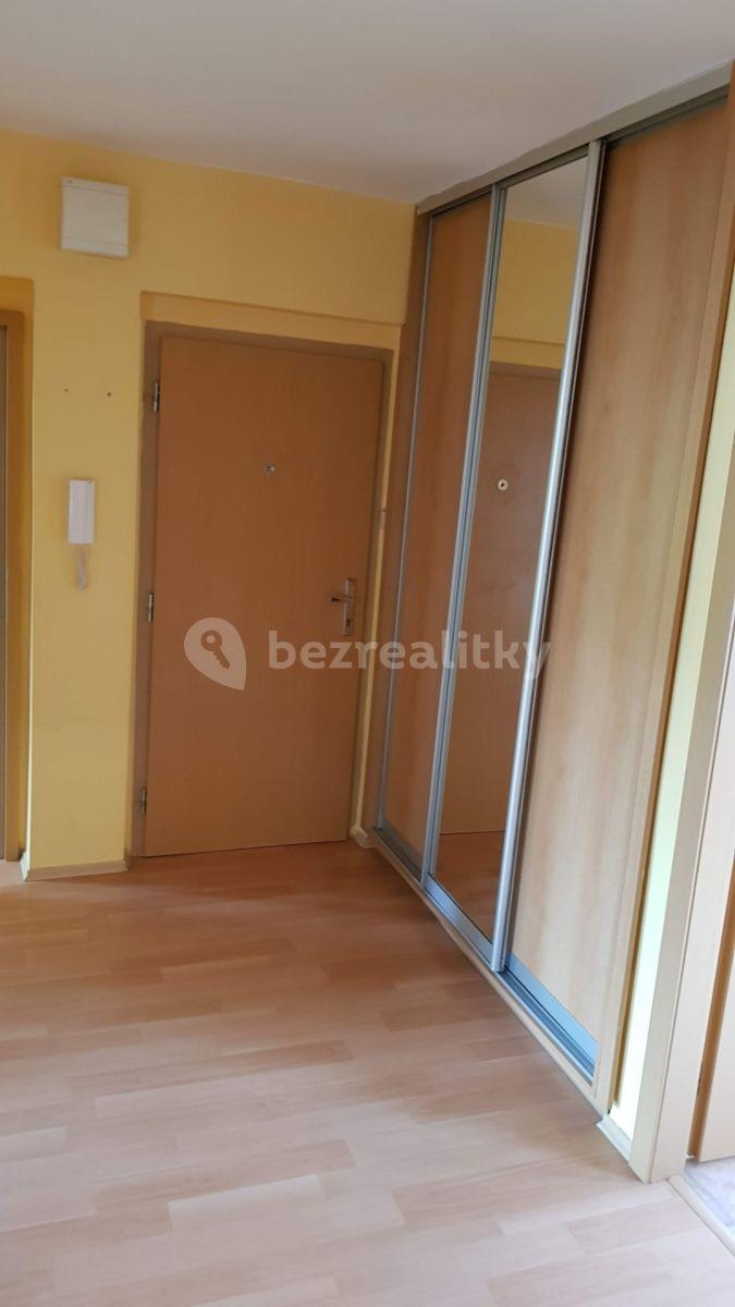 3 bedroom flat to rent, 72 m², Boháčova, Pardubice, Pardubický Region