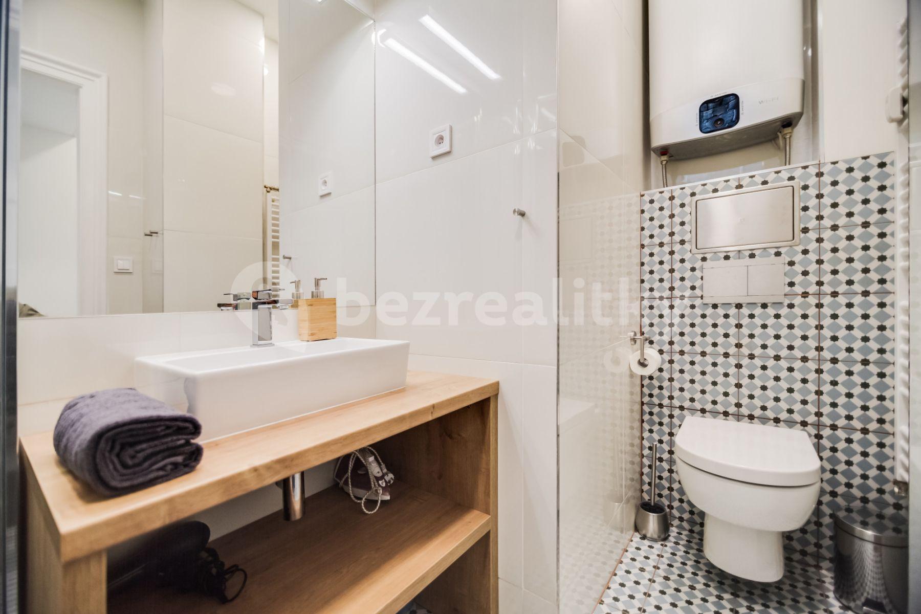 Studio flat to rent, 33 m², Újezd, Prague, Prague