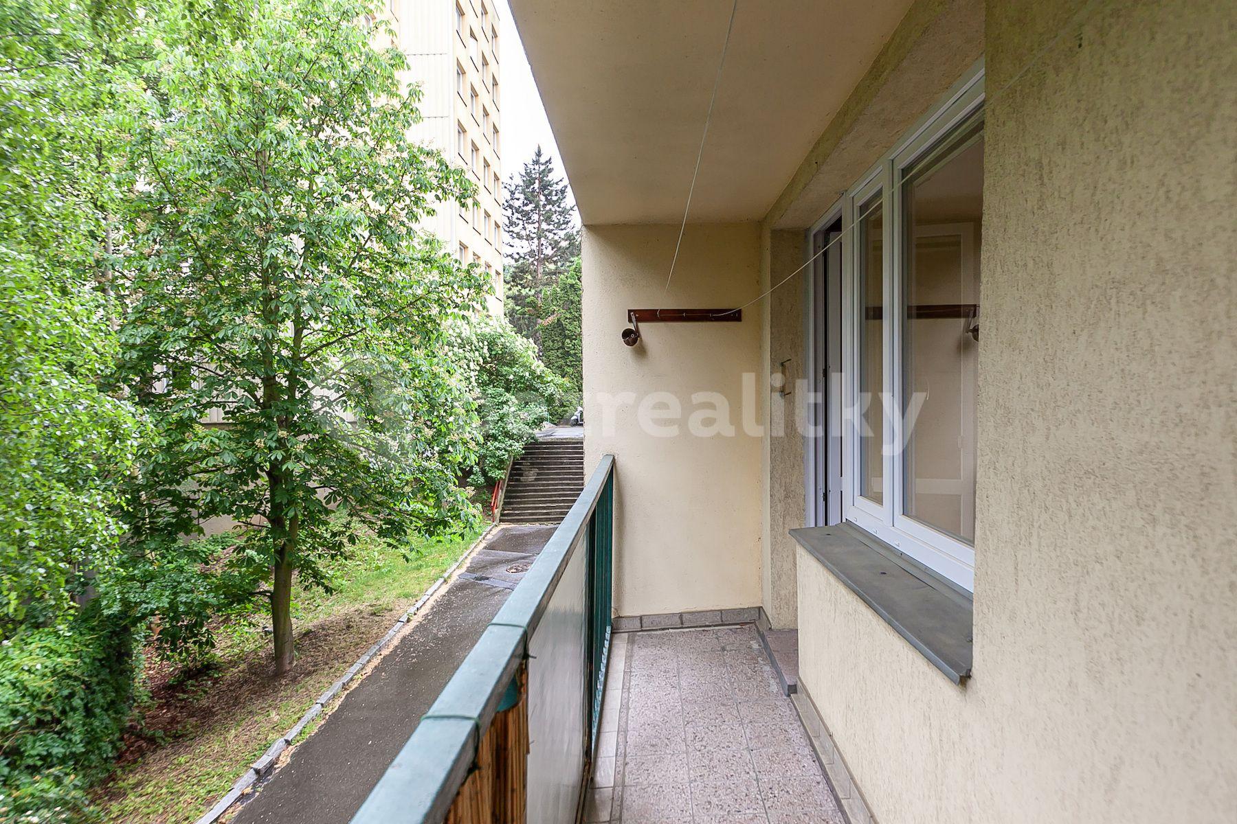 3 bedroom with open-plan kitchen flat for sale, 69 m², Pod Hybšmankou, Prague, Prague