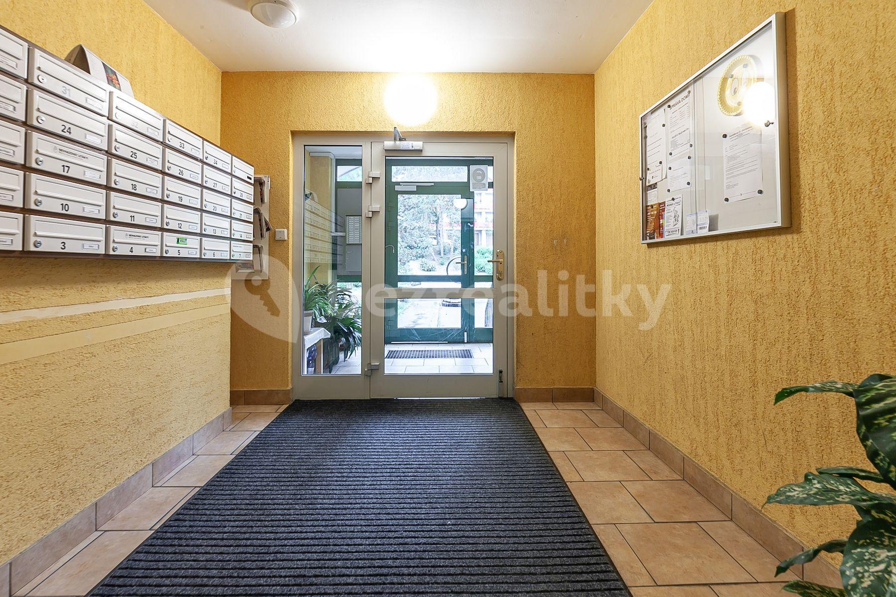 3 bedroom with open-plan kitchen flat for sale, 69 m², Pod Hybšmankou, Prague, Prague