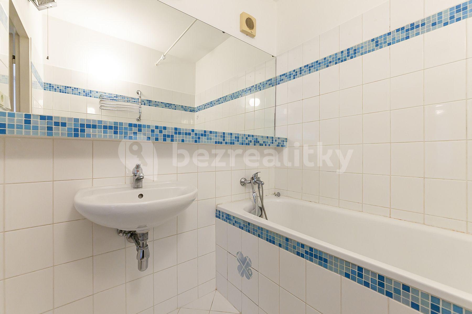 3 bedroom with open-plan kitchen flat for sale, 69 m², Pod Hybšmankou, Prague, Prague